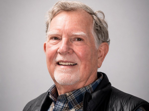 Foto de primer plano de Durlin Hickrock, miembro de la junta directiva de Mosaic Health.